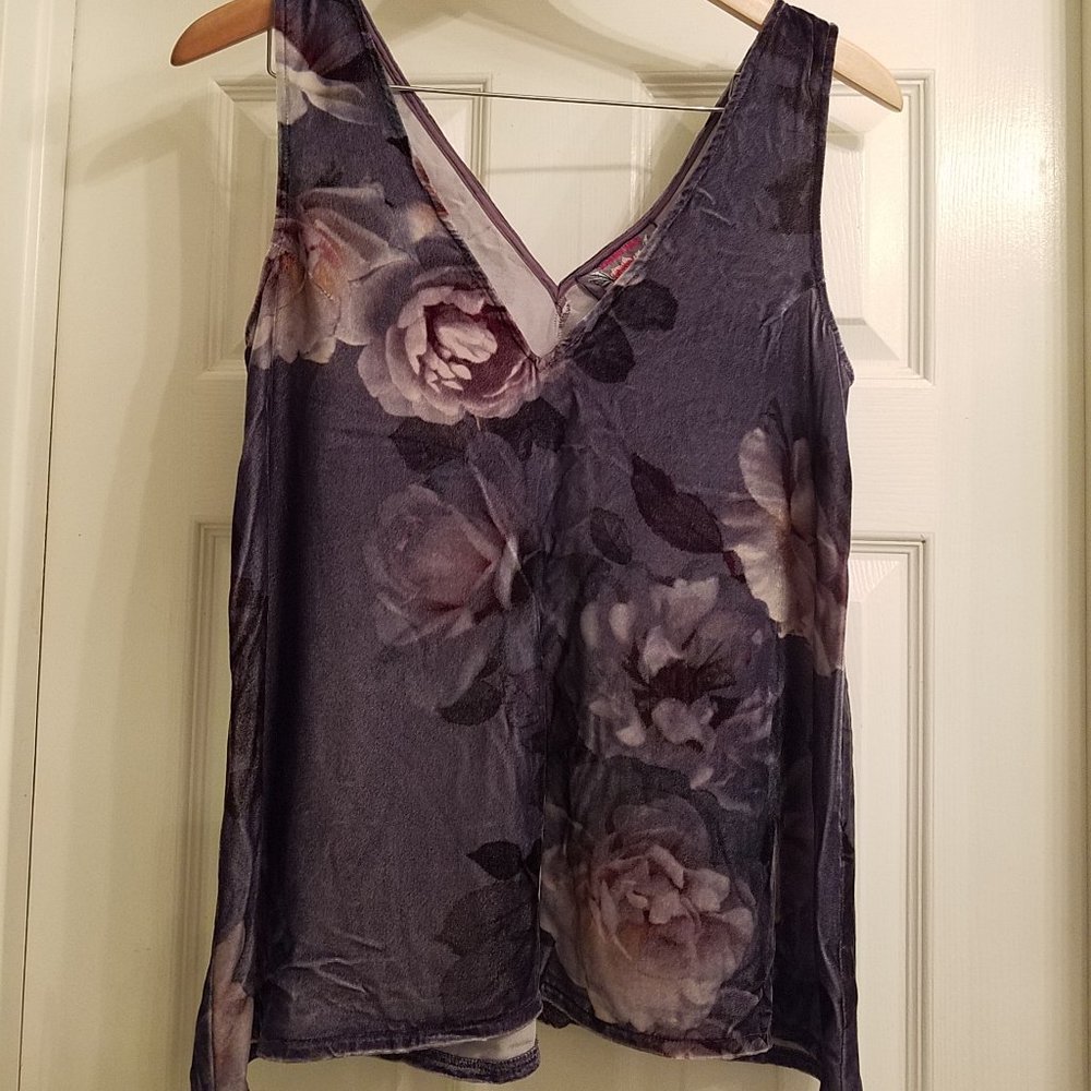 NWT Johnny Was grey flowered tank